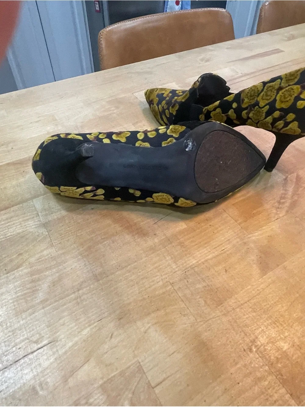 Gold Velvet Floral Pointed-Toe Women’s heels vintage Lori Goldstein